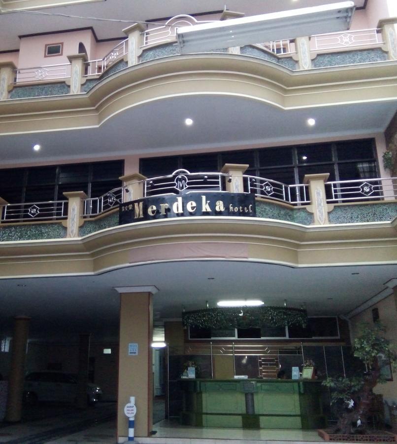 New Merdeka Hotel Jembel Exterior foto